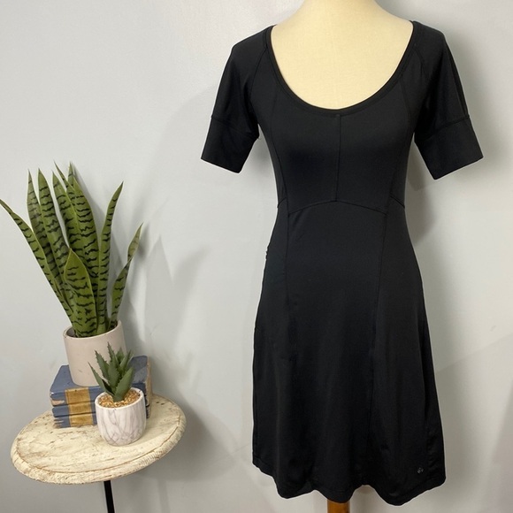 Columbia Dresses & Skirts - Columbia Omni-wick dress